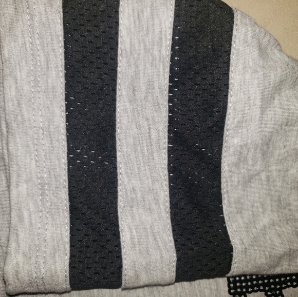 bebe Mesh Sleeve Sports Shirt - Picture 4 of 7